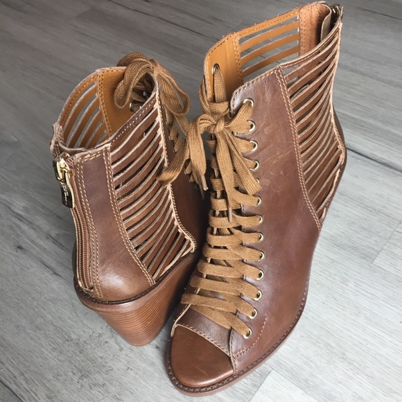 BCBG Malbon Wedgie Booties, Sz 9, NWOT - Picture 8 of 8